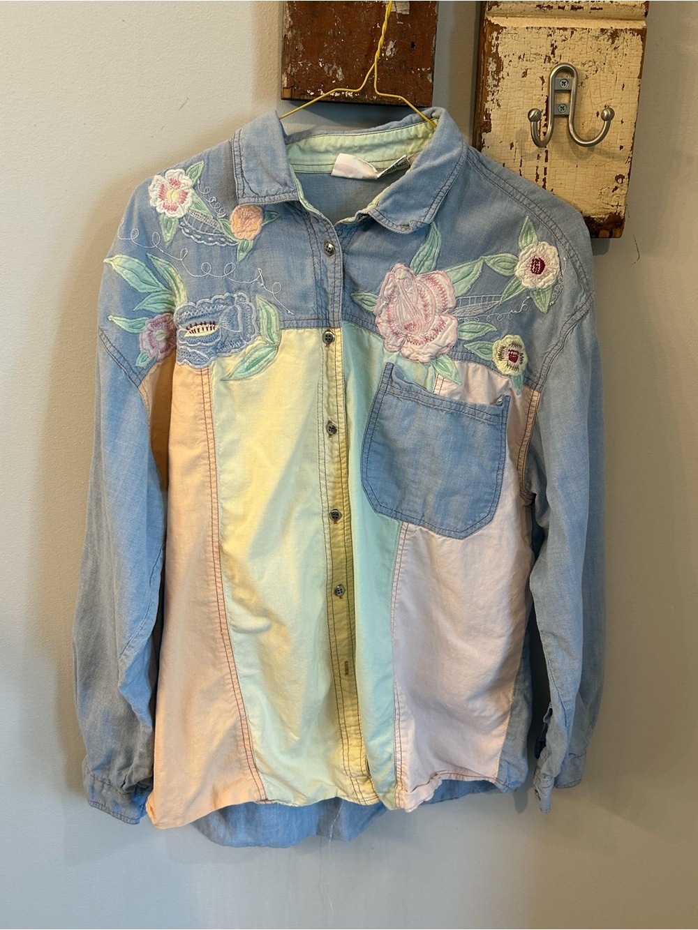 Styles To Go Vintage Floral Embroidered Button-Up